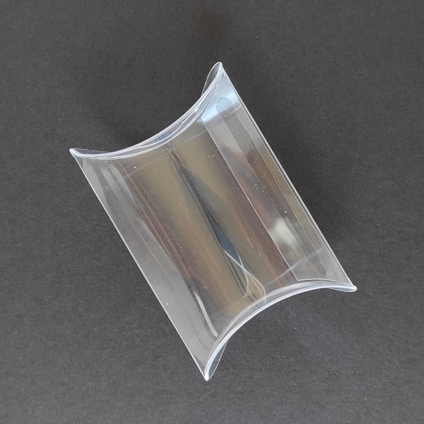 Bustina in PVC con apertura/chiusura in entrambe le estremità. Ideale per confezionare confetti, piccoli bonbon o anche piccoli oggetti (bigiotteria e altro)