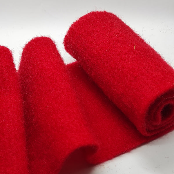Nastro in feltro di pura lana H 15 cm colore rosso Natale. Ideale per decorazioni natalizie e pasquali, composizioni floreali e accessori casa.