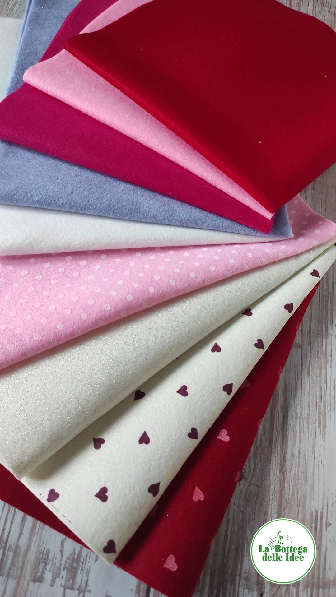 Set con 9 tagli di pannolenci per decorazioni per San Valentino