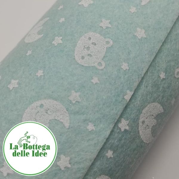 Pannolenci a fantasia con orsetti e lune colore bianco su fondo celeste - 1 mm - formato 40 cm x 30 cm