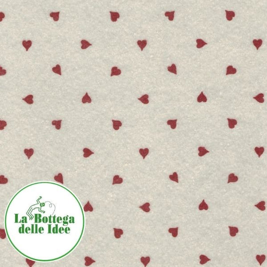 Pannolenci fantasia a cuori panna/rosso. Spessore 1 mm. Taglio 40 cm x 30 cm