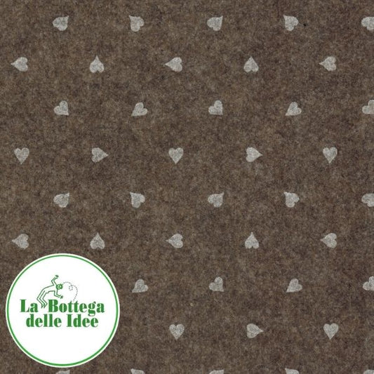 Pannolenci fantasia a cuori marrone melange/bianco. Spessore 1 mm. Taglio 40 cm x 30 cm