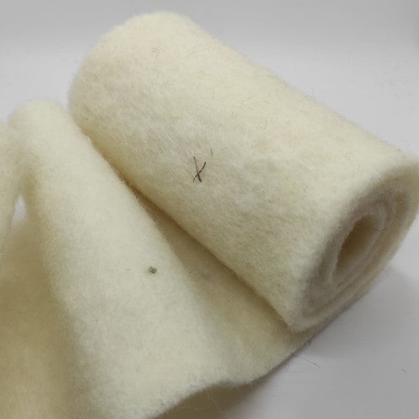 Nastro in feltro di pura lana H 15 cm ideale per decorazioni natalizie e pasquali, composizioni floreali e accessori casa. Colore panna