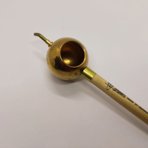 Tjanting - utensile per disegnare con la cera nella tecnica Batik