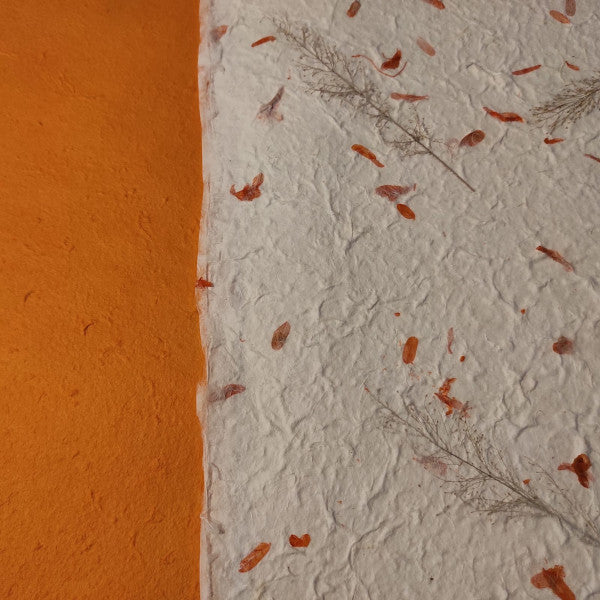 album foto con carta di gelso con inserti floreali "petali arancioni" e dorso in carta di gelso arancione