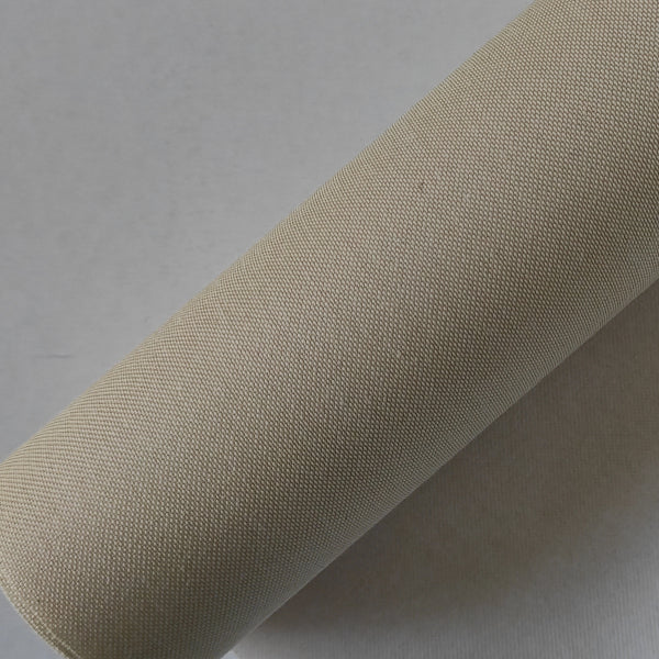 Teletta da legatoria colore beige chiaro. Beige caldo e luminoso, dall’aspetto uniforme e pulito. Versatile e senza tempo.