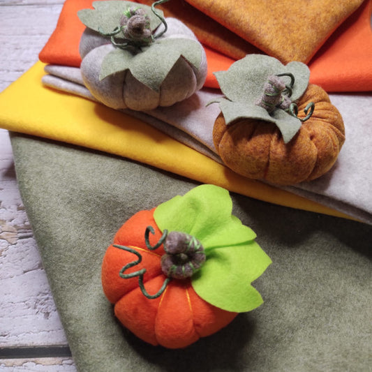 mini zucche in pannolenci