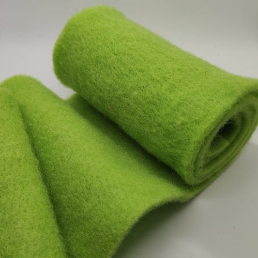 Nastro in feltro di pura lana H 15 cm ideale per decorazioni natalizie e pasquali, composizioni floreali e accessori casa. Colore verde pastello